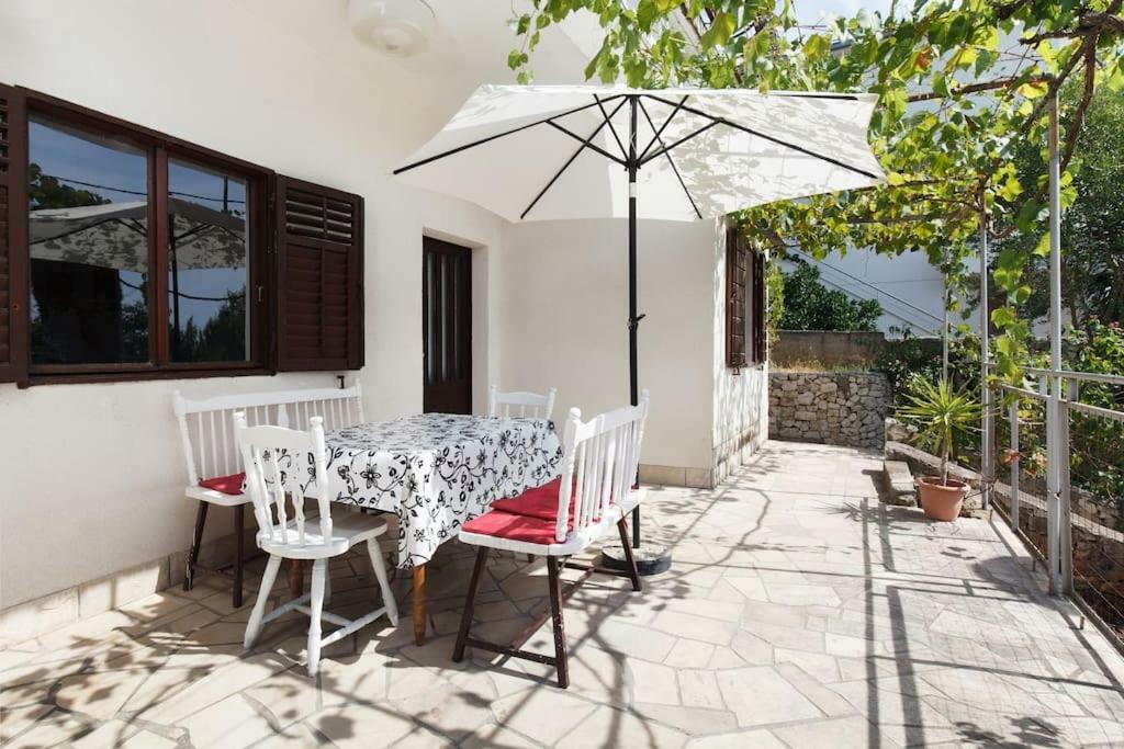 Villa Reminiscence Seget Vranjica Buitenkant foto